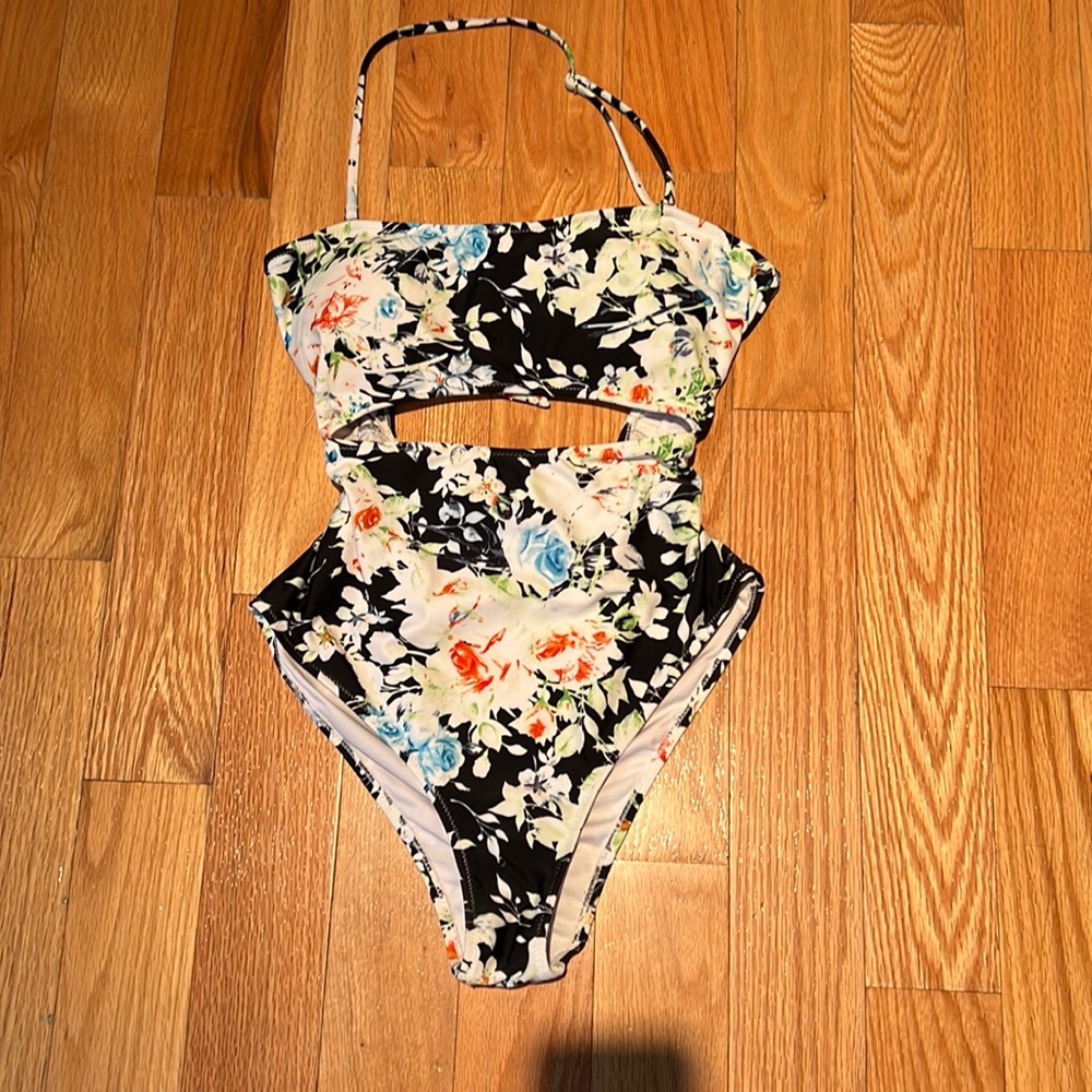 CUPSHE one piece large